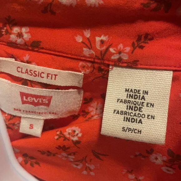 Levi’s Long Sleeve Button Down Blouse - Picture 3 of 3